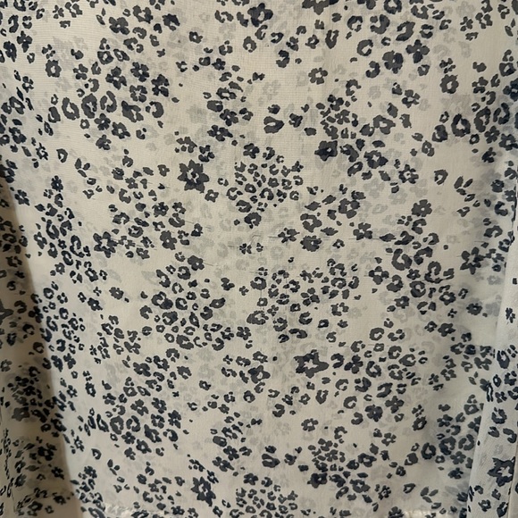 kiera from pacsun semi open back top - Picture 2 of 6